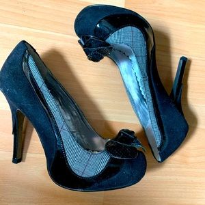 Naughty Monkey Plaid Rose Suede Heels size 8US